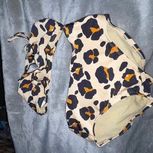 Leopard bikini pick 2/$10 w/bundle